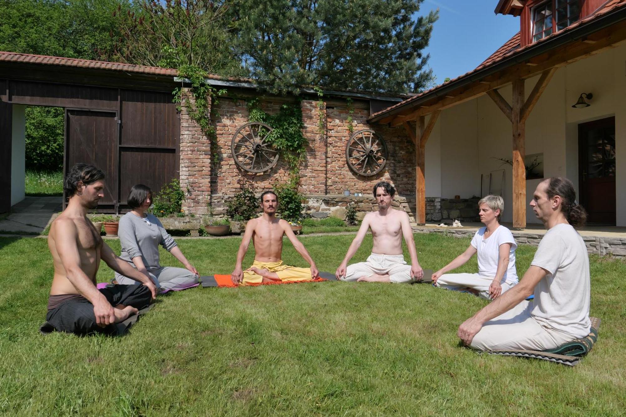 Ústí nad Orlicí Yogashrama Traditional מראה חיצוני תמונה